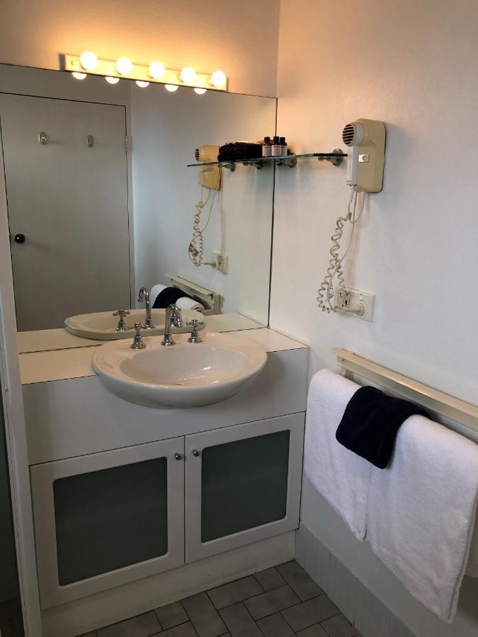 Avaleen Lodge Motor Inn Нора Экстерьер фото