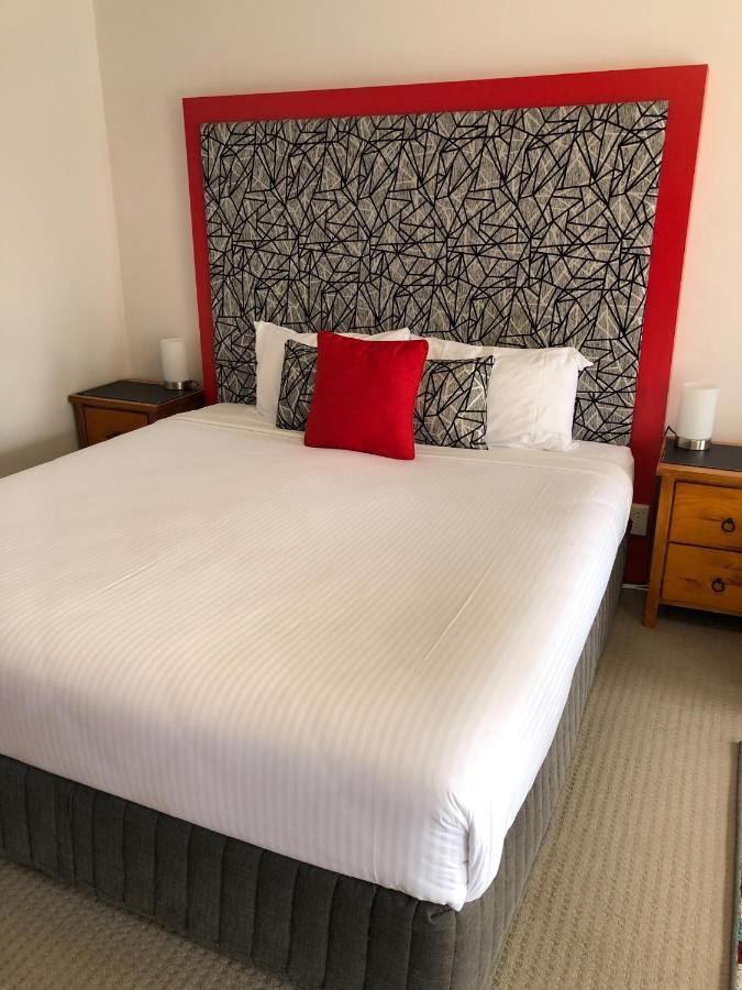 Avaleen Lodge Motor Inn Нора Экстерьер фото